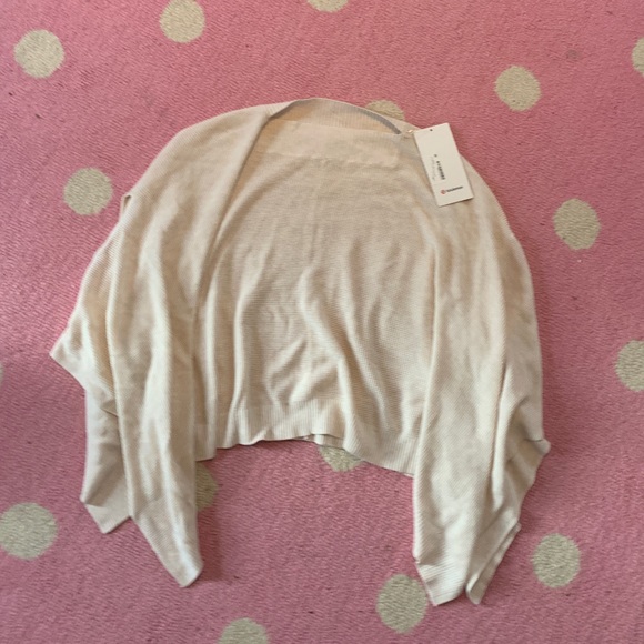 Lululemon Forward Flow Cape - Picture 5 of 7